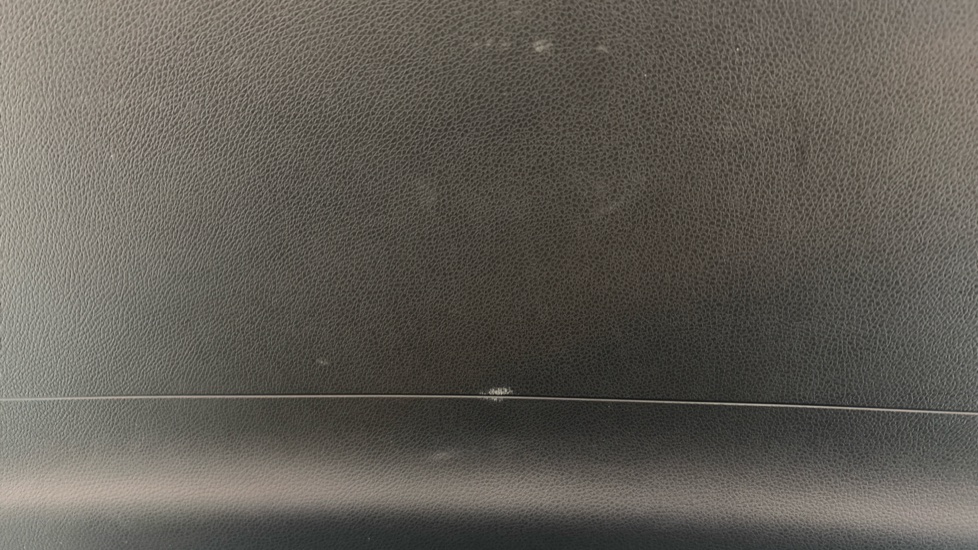 MERCEDES EQC Scuff