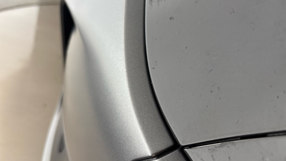 MERCEDES EQC Multiple chips