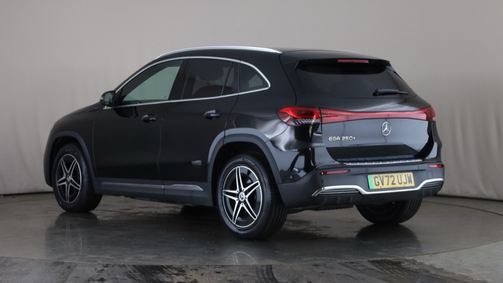 MERCEDES EQA Image 3