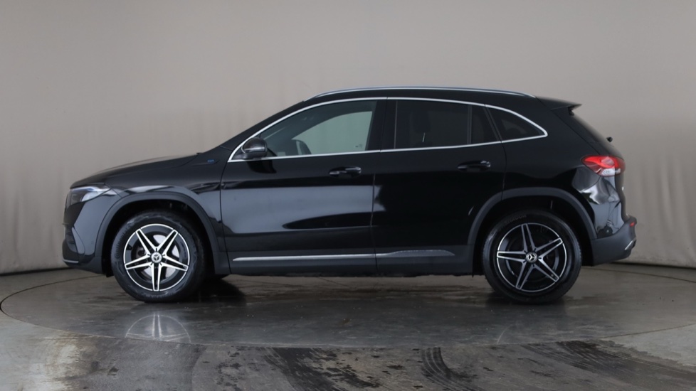 MERCEDES EQA Image 2