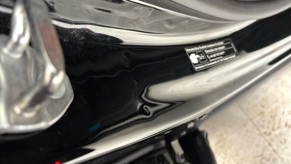 MERCEDES EQA Dents and scratches
