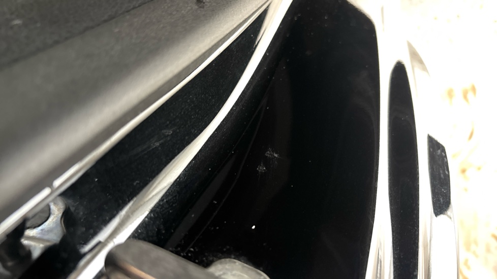 MERCEDES EQA Dents and scratches