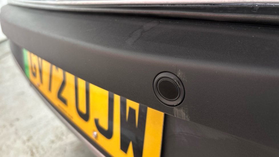 MERCEDES EQA Scuff and scratches