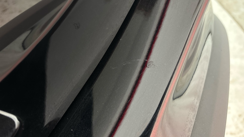 MERCEDES EQA Scratches