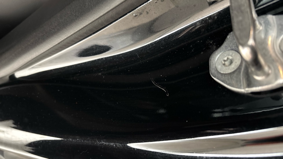 MERCEDES EQA Scratches