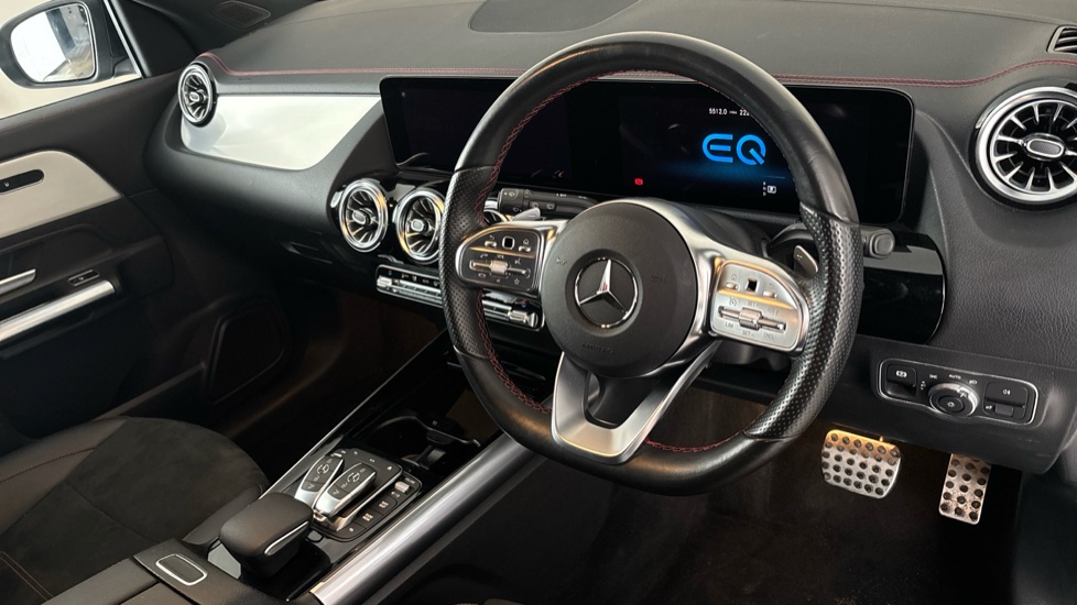 MERCEDES EQA Image 9