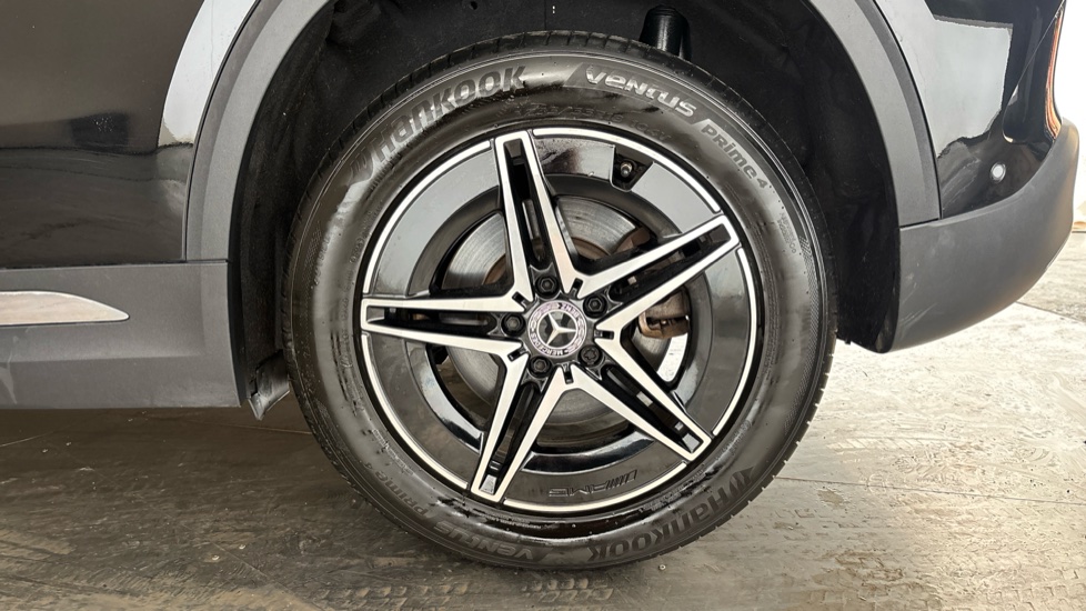 MERCEDES EQA Image 18