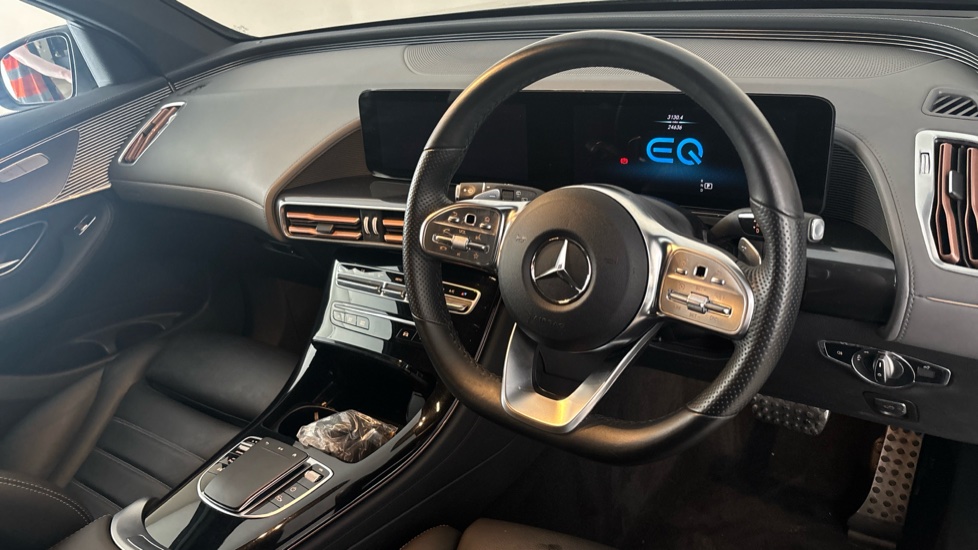 MERCEDES EQC Image 9