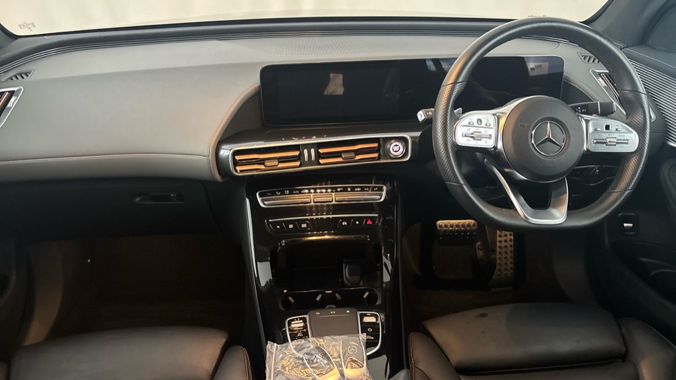 MERCEDES EQC Image 11