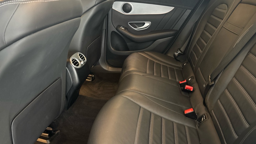 MERCEDES EQC Image 14