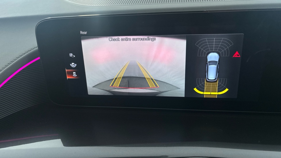 MERCEDES EQC reverse camera