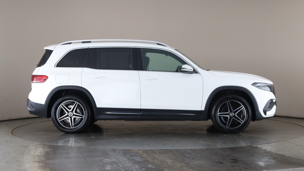 MERCEDES EQB Image 6