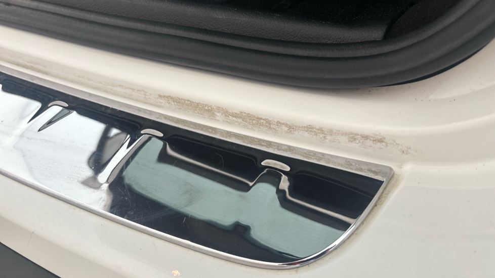 MERCEDES EQB Contamination