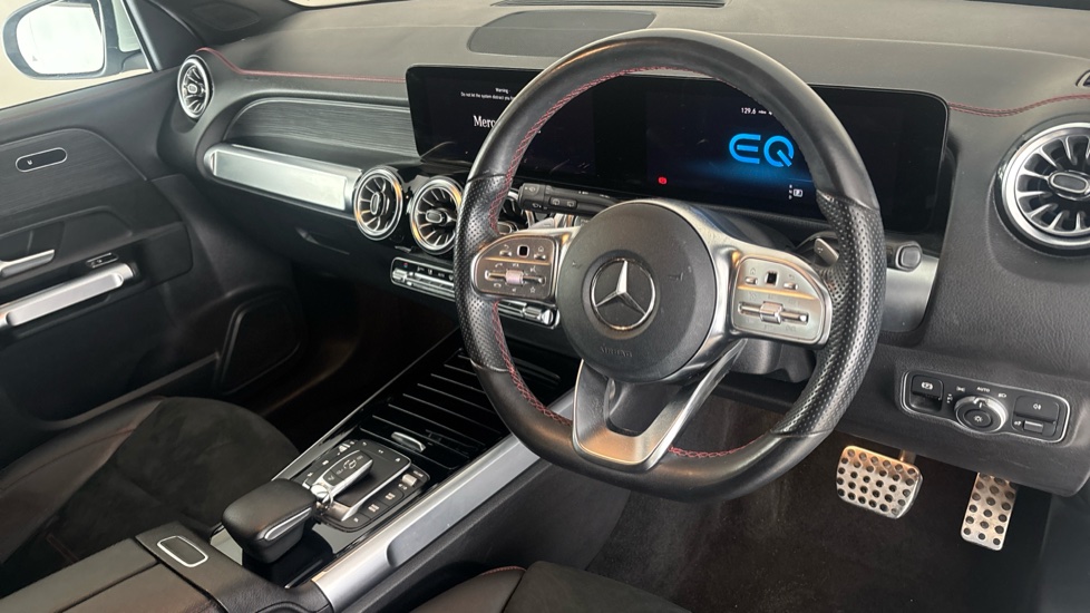MERCEDES EQB Image 9