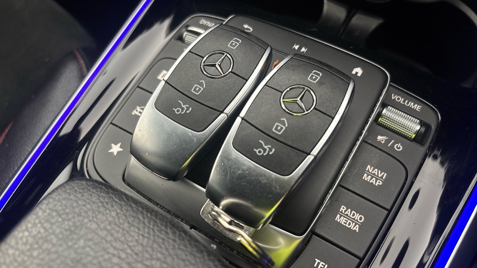 MERCEDES EQB 2 keys