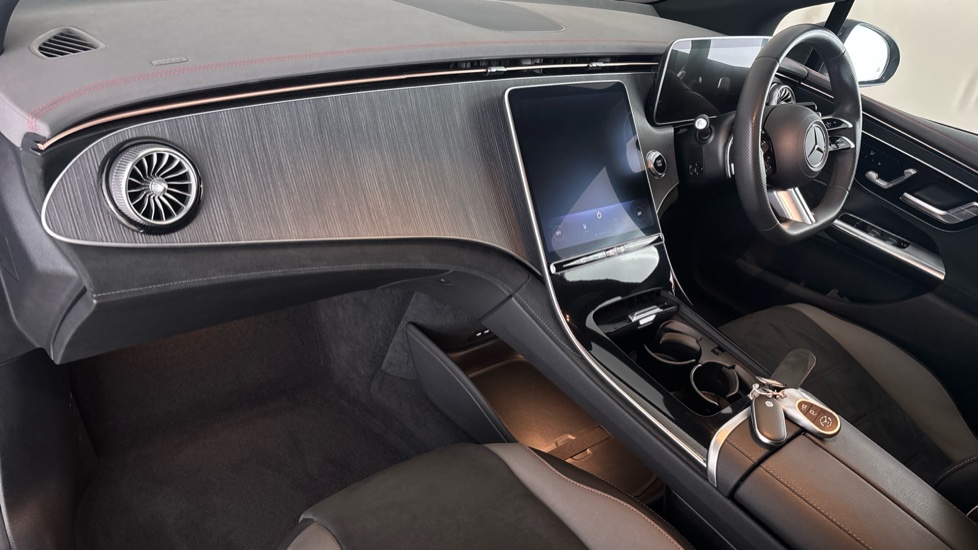 MERCEDES EQE Image 10
