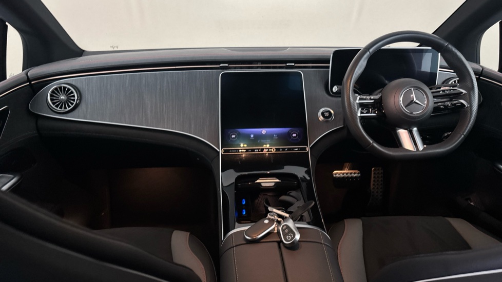 MERCEDES EQE Image 11