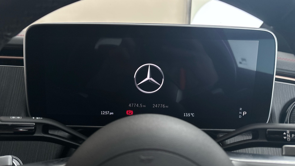 MERCEDES EQE Image 13