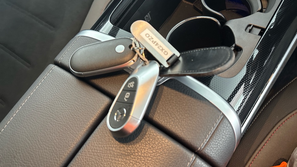 MERCEDES EQE 2 keys
