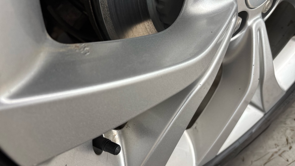 LAND ROVER DISCOVERY SPORT scuff