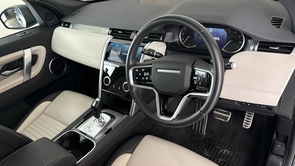 LAND ROVER DISCOVERY SPORT Image 9