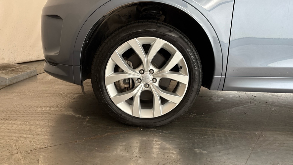 LAND ROVER DISCOVERY SPORT Image 17