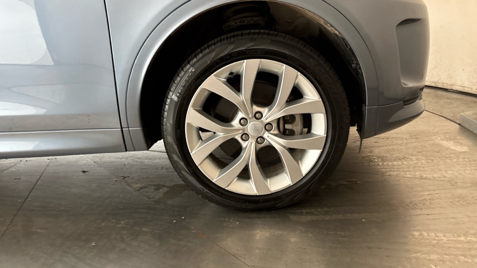 LAND ROVER DISCOVERY SPORT Image 20