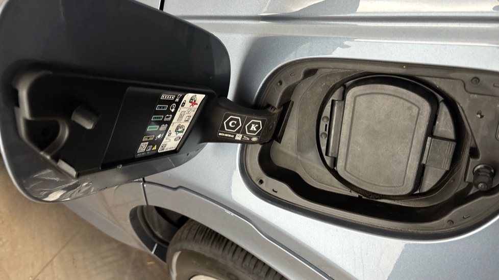 LAND ROVER DISCOVERY SPORT Image 21