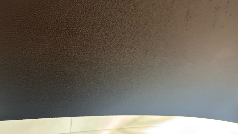 VOLKSWAGEN GOLF scuffs