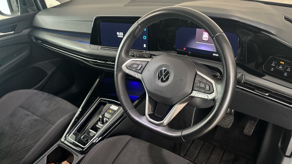 VOLKSWAGEN GOLF Image 9