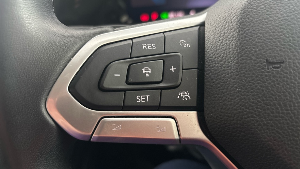 VOLKSWAGEN GOLF cruise control