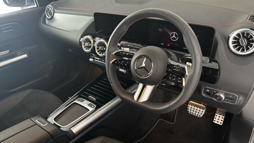 MERCEDES EQA Image 9