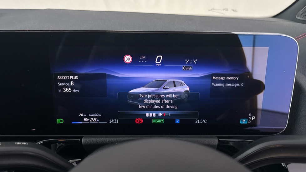 MERCEDES EQA Image 13