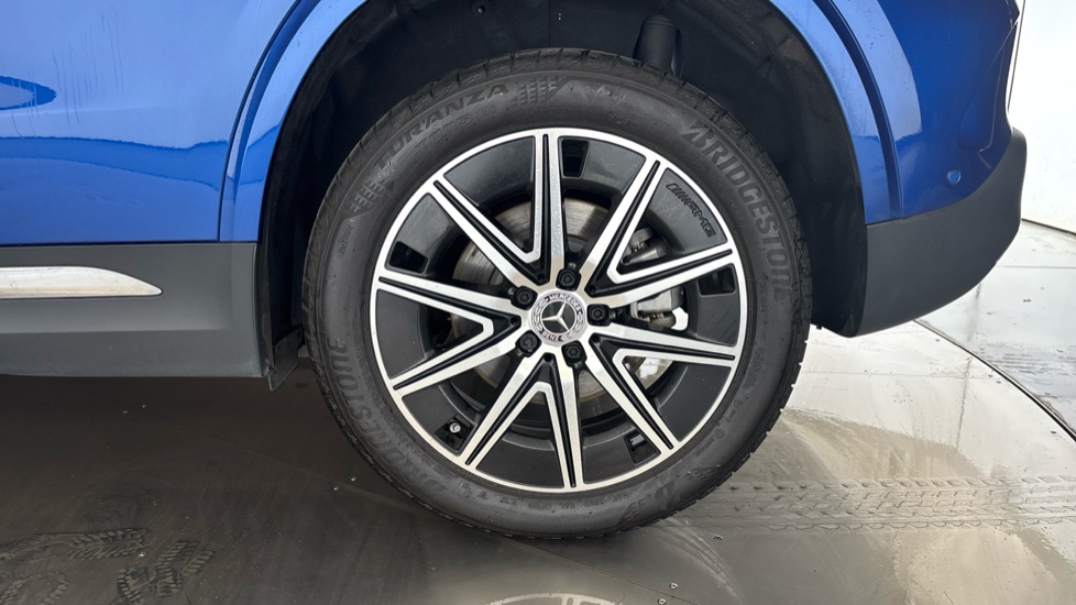 MERCEDES EQA Image 18