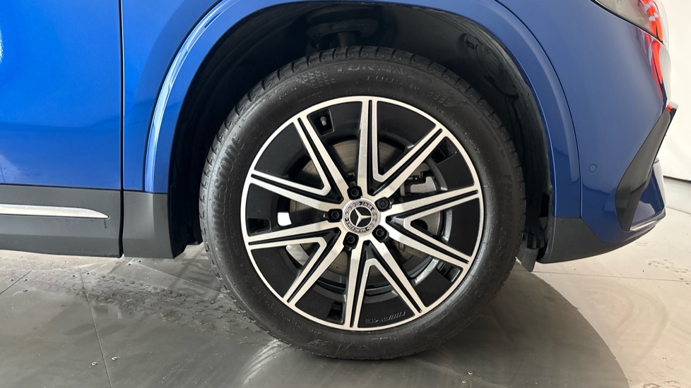MERCEDES EQA Image 20
