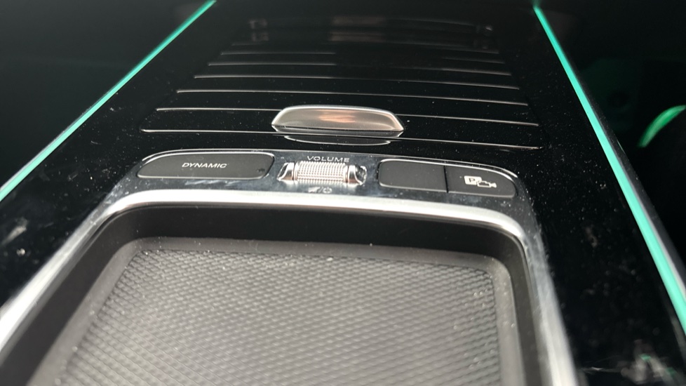MERCEDES EQA ambient light