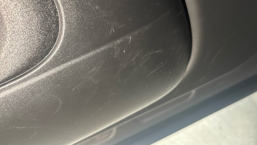 LAND ROVER RANGE ROVER SPORT scratches