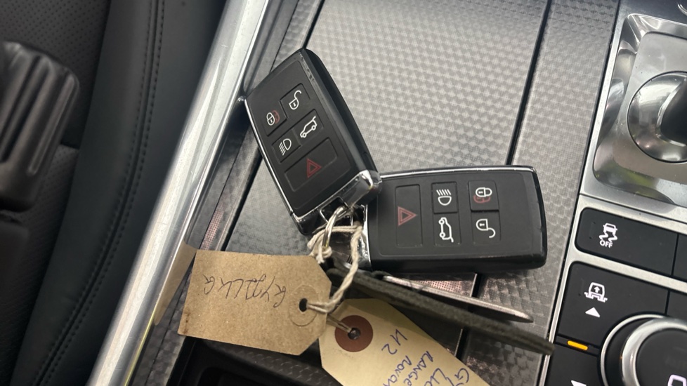LAND ROVER RANGE ROVER SPORT two keys