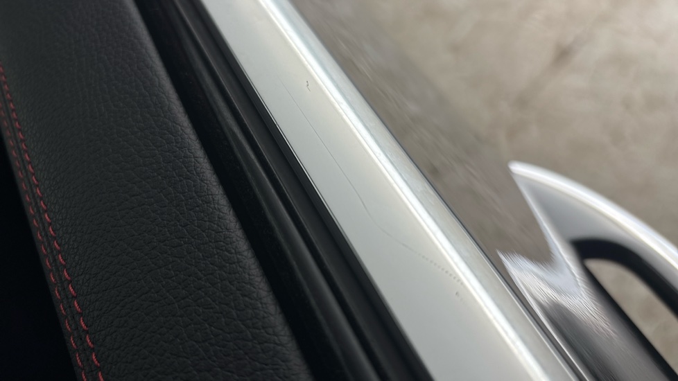 MERCEDES EQA Scratches