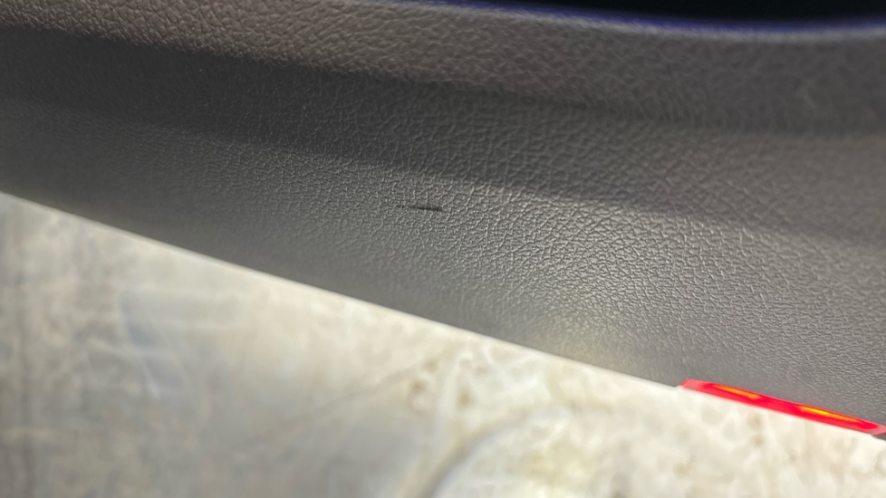 MERCEDES EQA Scratches