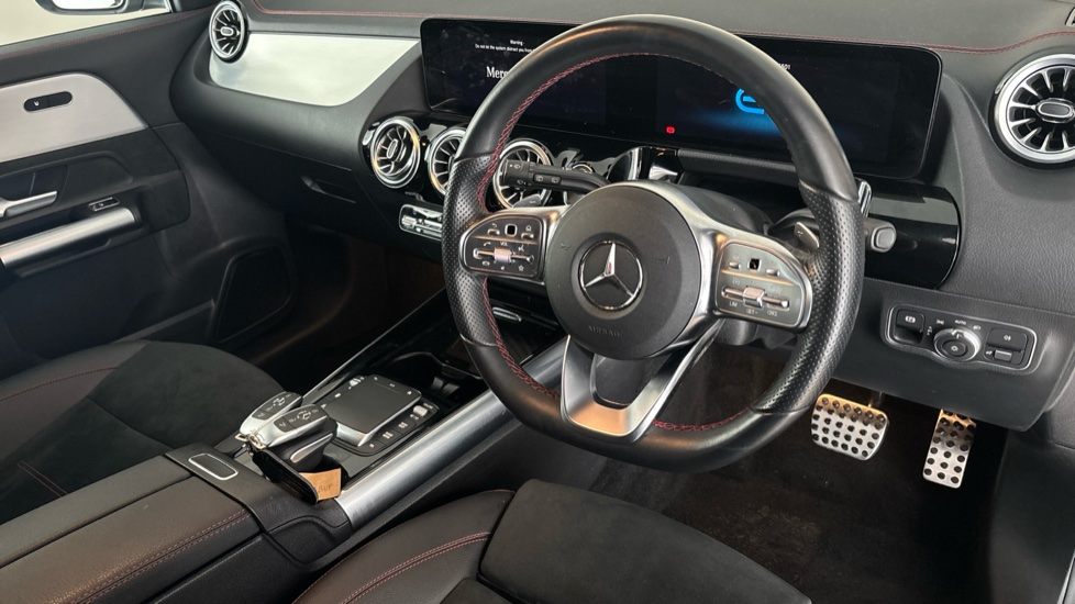 MERCEDES EQA Image 9