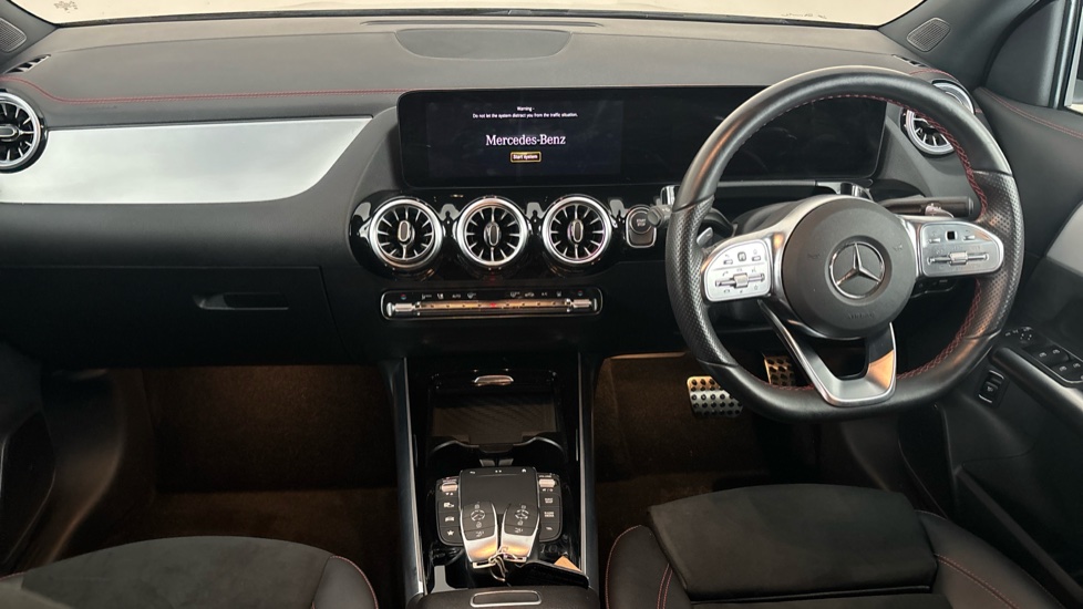 MERCEDES EQA Image 11