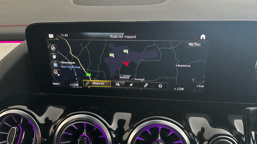 MERCEDES EQA Image 12