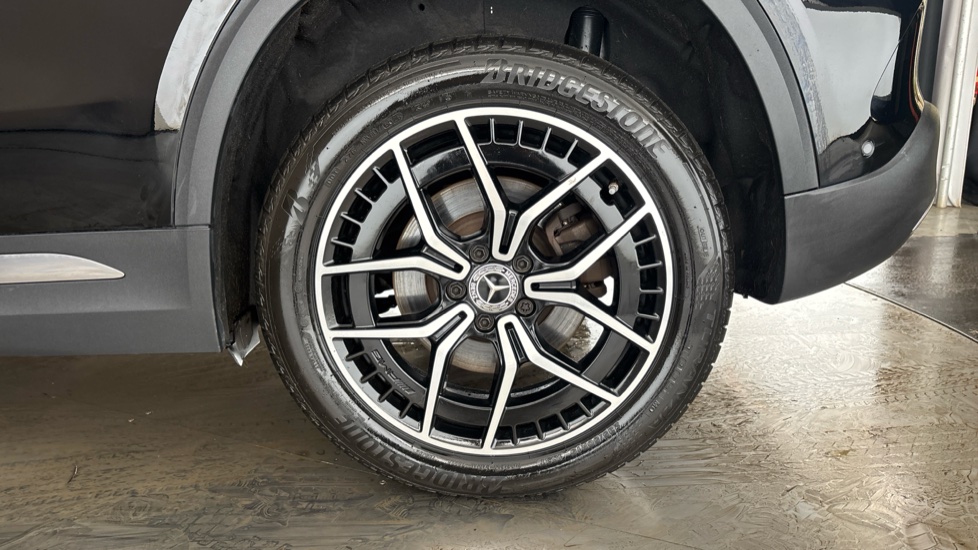 MERCEDES EQA Image 18