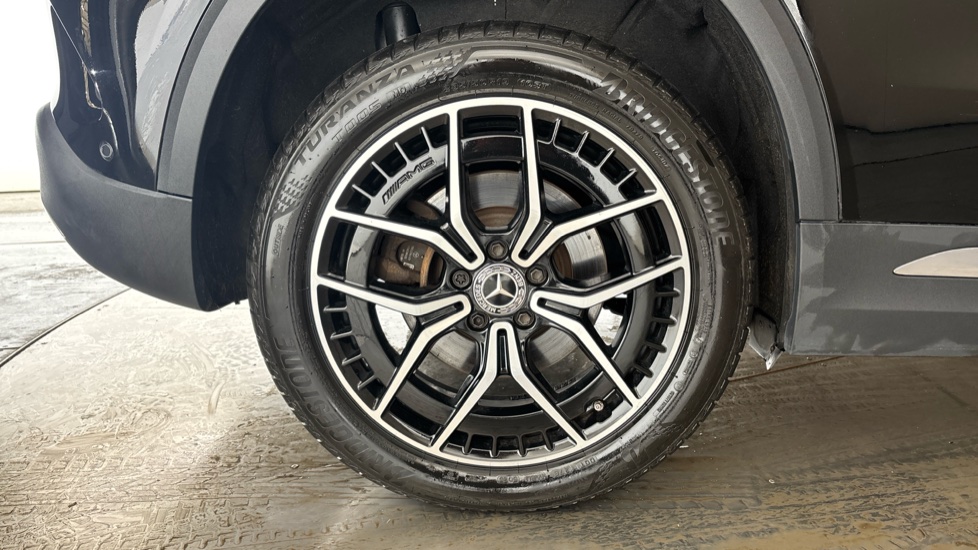 MERCEDES EQA Image 19