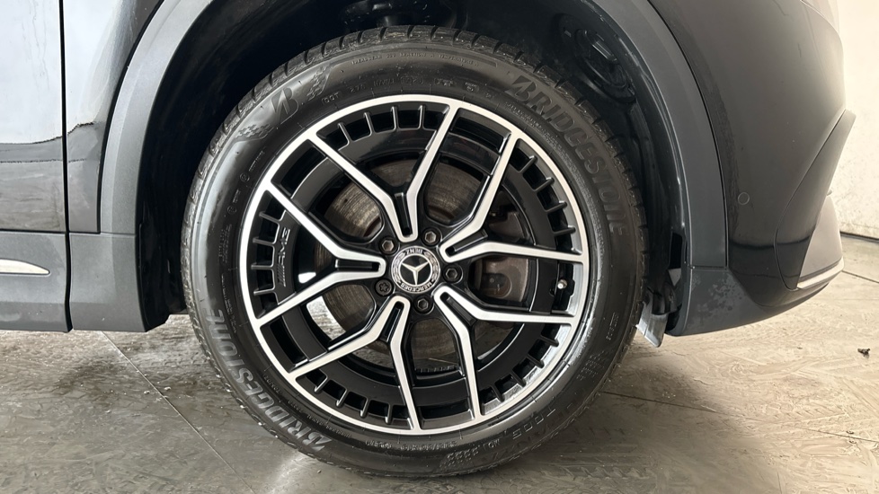 MERCEDES EQA Image 20