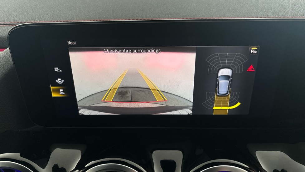 MERCEDES EQA reverse camera