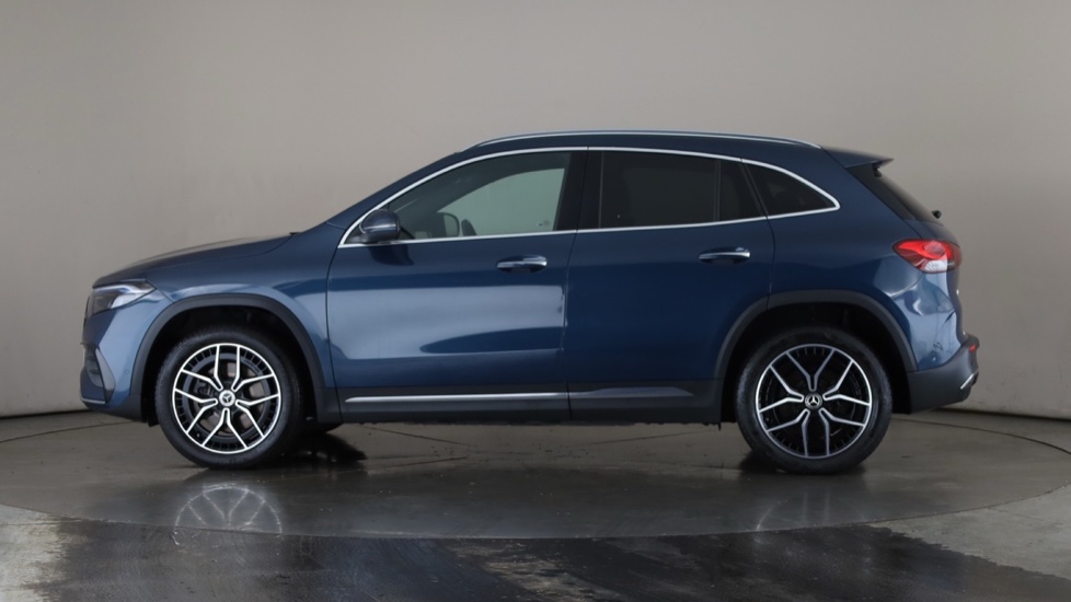 MERCEDES EQA Image 2