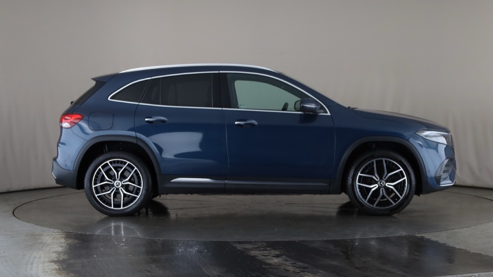 MERCEDES EQA Image 6