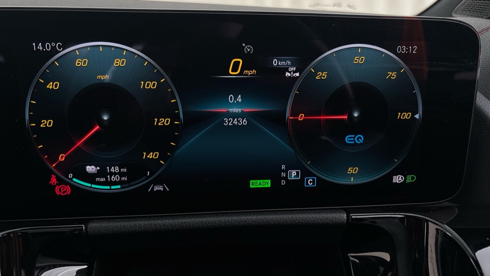 MERCEDES EQA Image 13